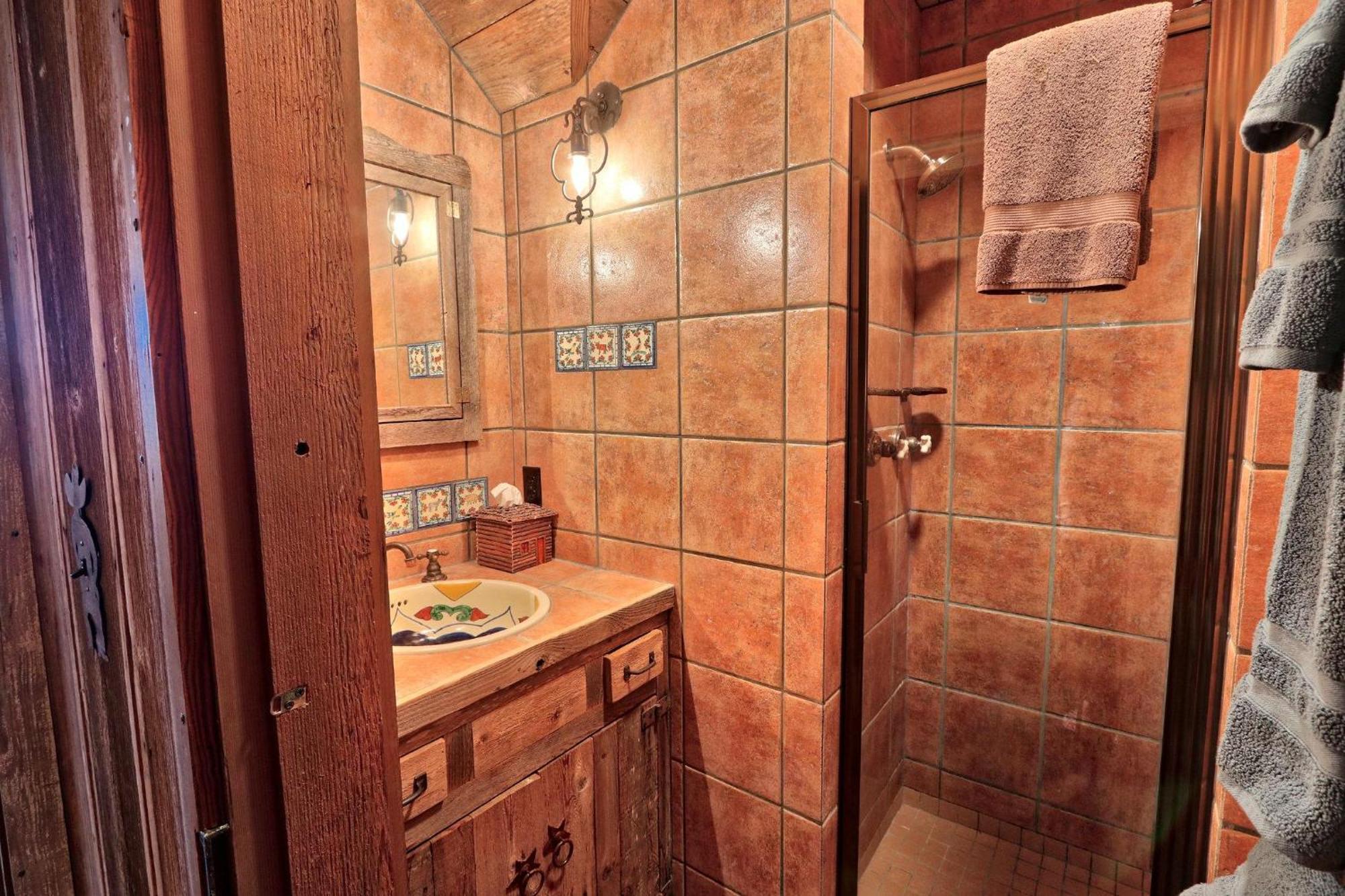 Log Cabin At Old Glory Ranch ウィンバリー エクステリア 写真