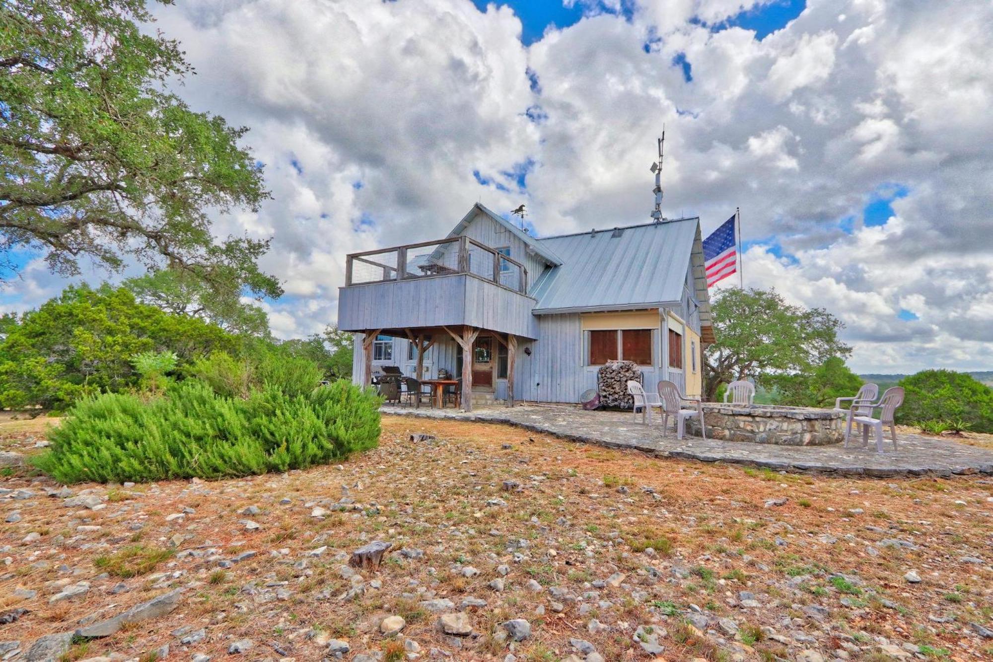 Log Cabin At Old Glory Ranch ウィンバリー エクステリア 写真