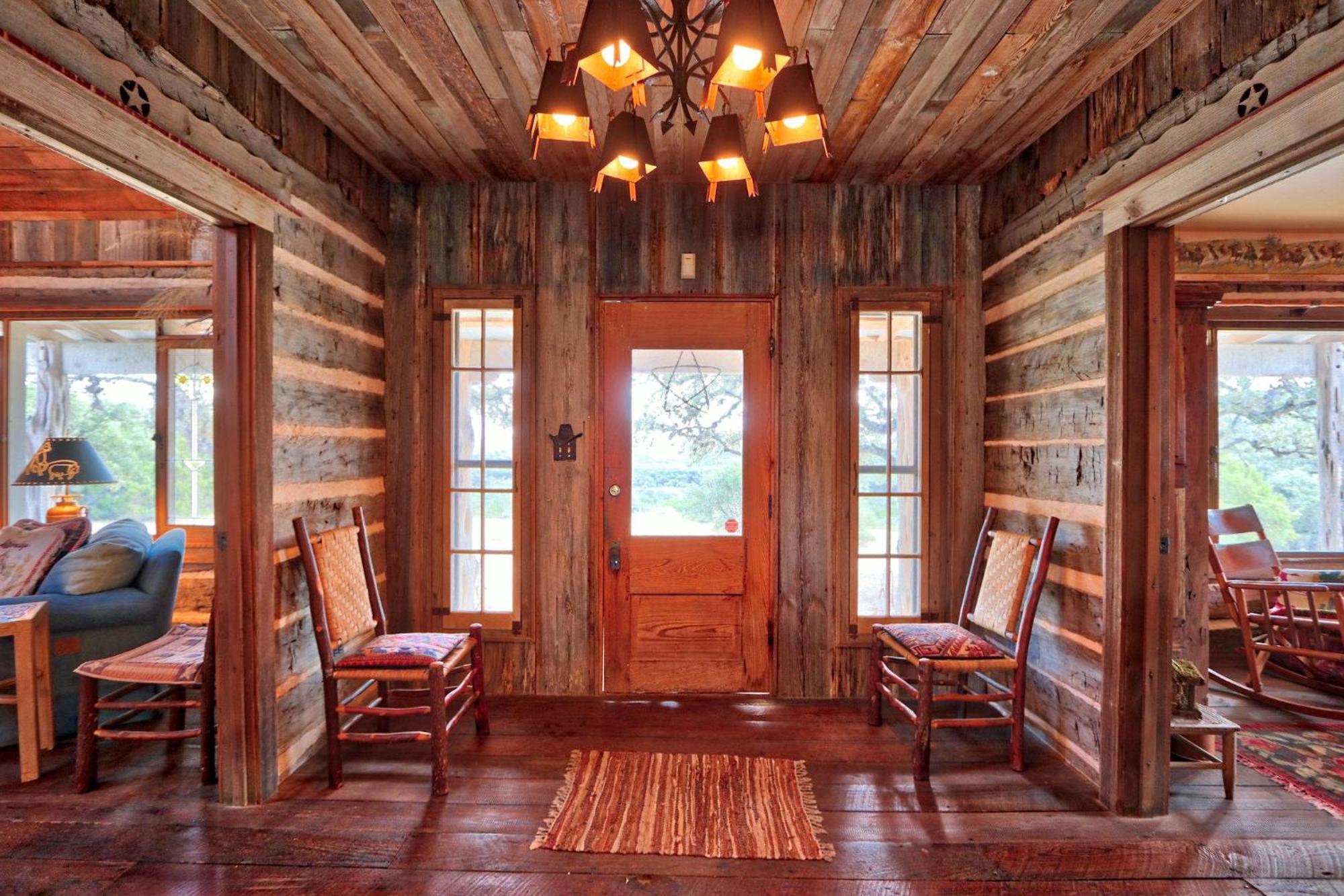Log Cabin At Old Glory Ranch ウィンバリー エクステリア 写真