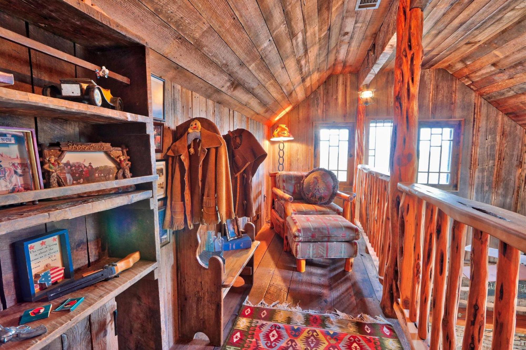 Log Cabin At Old Glory Ranch ウィンバリー エクステリア 写真
