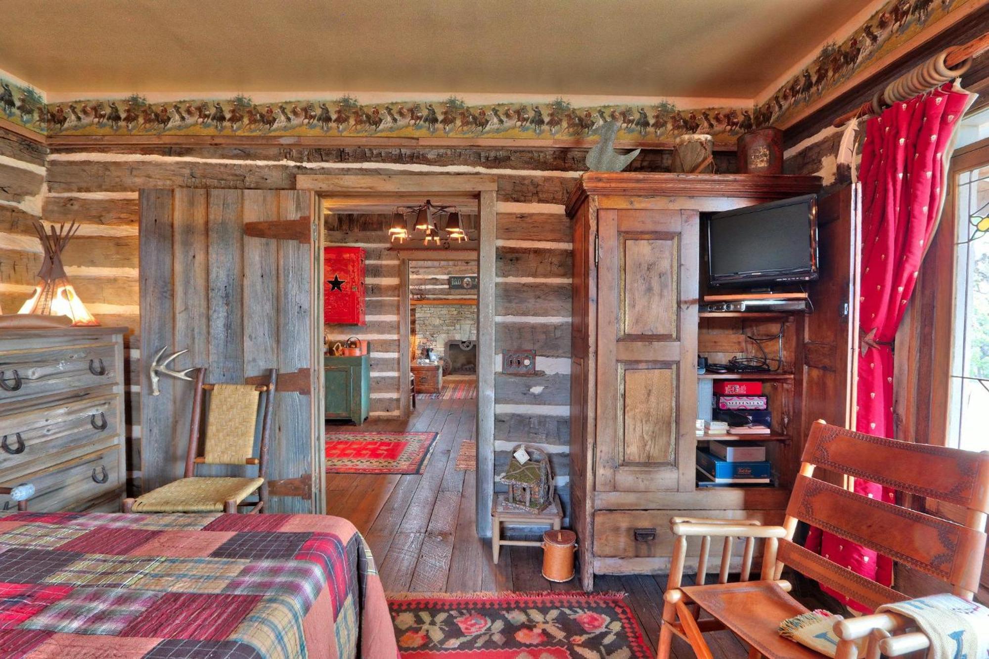 Log Cabin At Old Glory Ranch ウィンバリー エクステリア 写真